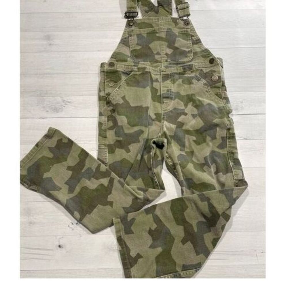 Hanna andersson camo overalls 140/10